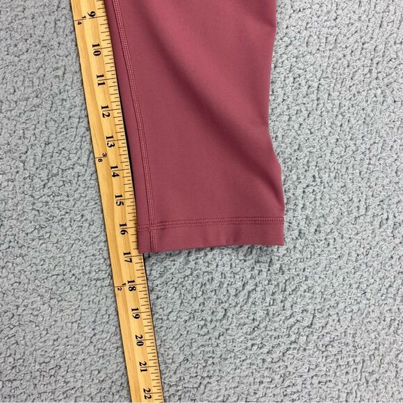 Lululemon Wunder Under Hi-Rise 1/2 Tight Yoga Full-On Luxtreme 17"  |  Size: 4 - Picture 10 of 12